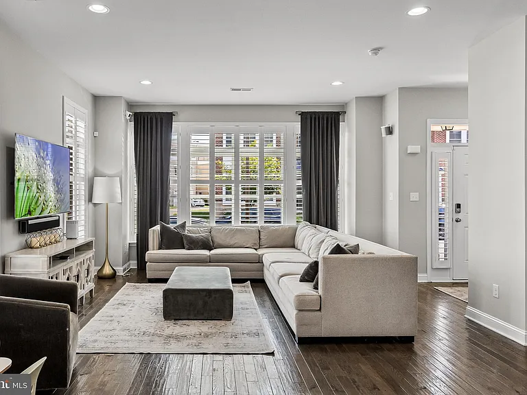 2312 Napoli Way — Photo 6