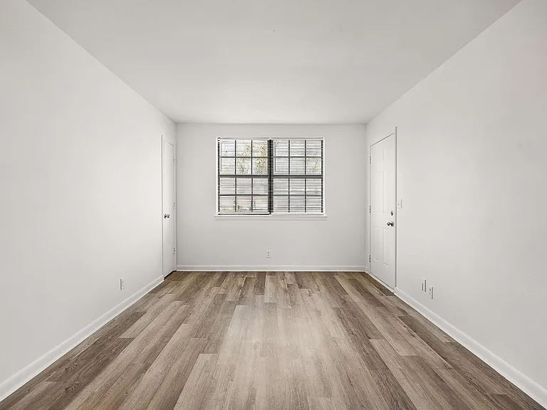 4558 Brooke Valley Dr — Photo 18