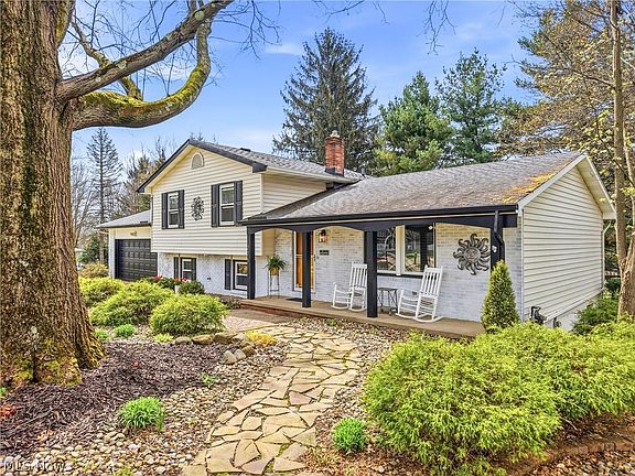 3rd image of 276 High Point Cir