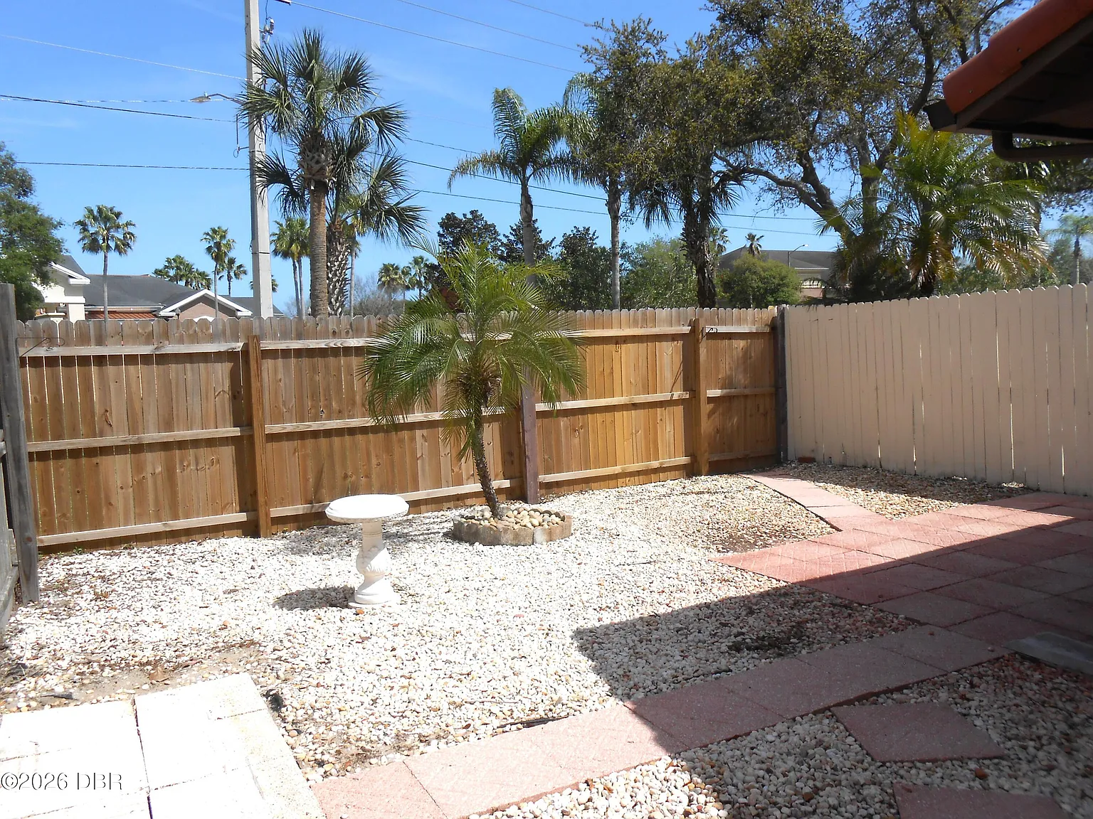 2 bed, 2.0 bath, 965 sqft, $1,795 — Photo 2