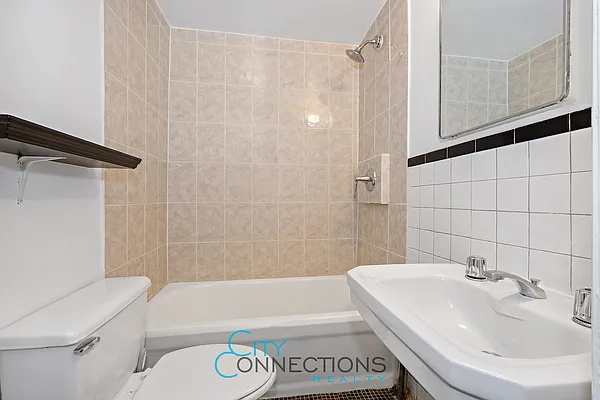 Rented by City Connections Realty | media 5