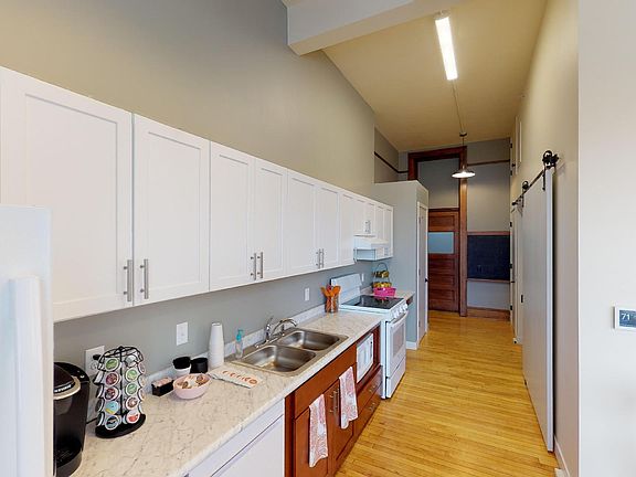 2nd image of 2222 Queen St #8347255