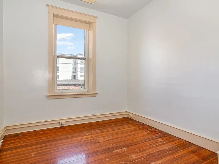 25 W Pomfret St — Photo 17