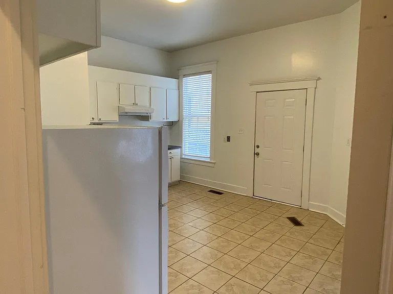 421 E Duffy St #A — Photo 8