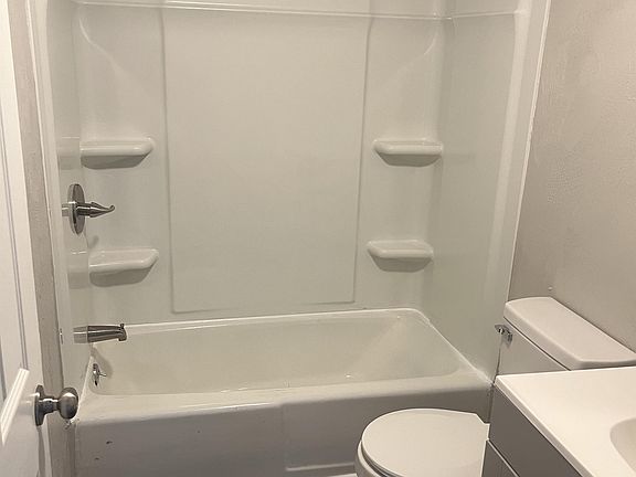 4th image of 400 Swissvale Ave APT 24