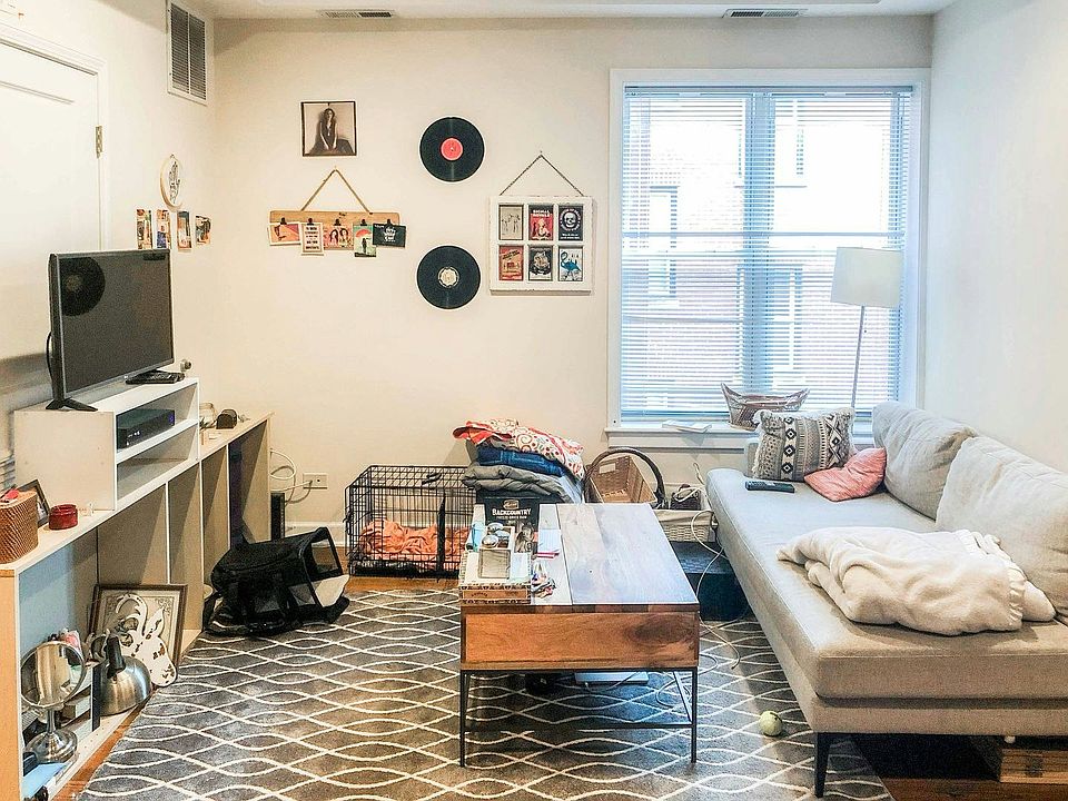 1st image of 853-54 W Cornelia Ave #3S