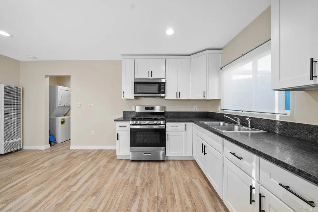 809 Merlin Dr — Photo 4