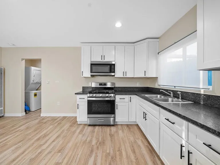 809 Merlin Dr — Photo 4