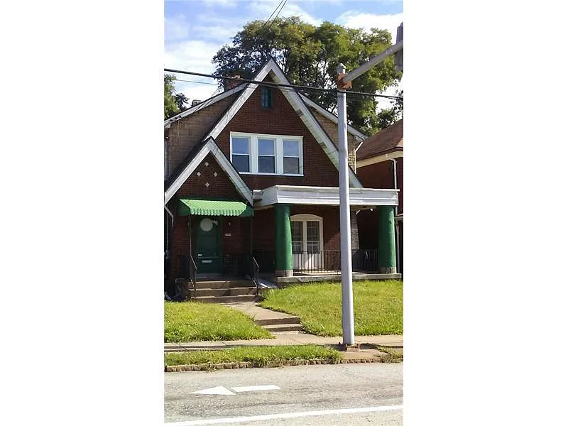 2209 S Braddock Ave photo 1