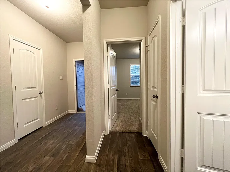 105 Naset Dr — Photo 4
