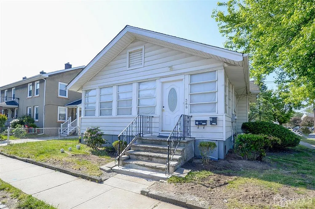 388 New Hampshire Ln photo 1