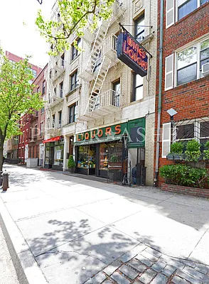 Rented by Peter Ashe | media 29