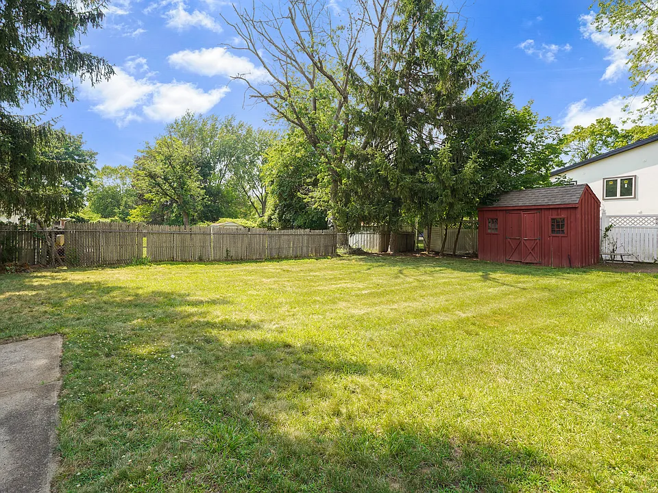 38 Carlson Ct