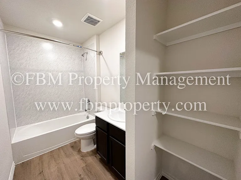 864 Keystone Ct — Photo 17