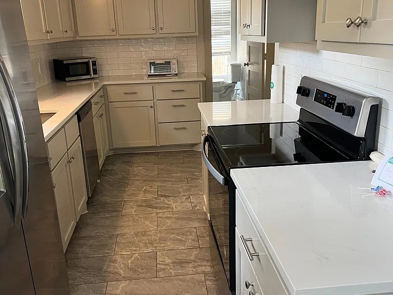 442 Elm Ave — Photo 2