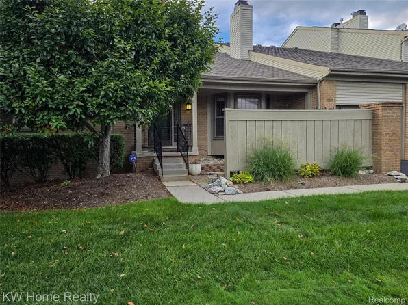 38608 Chessington, Farmington, MI 48331