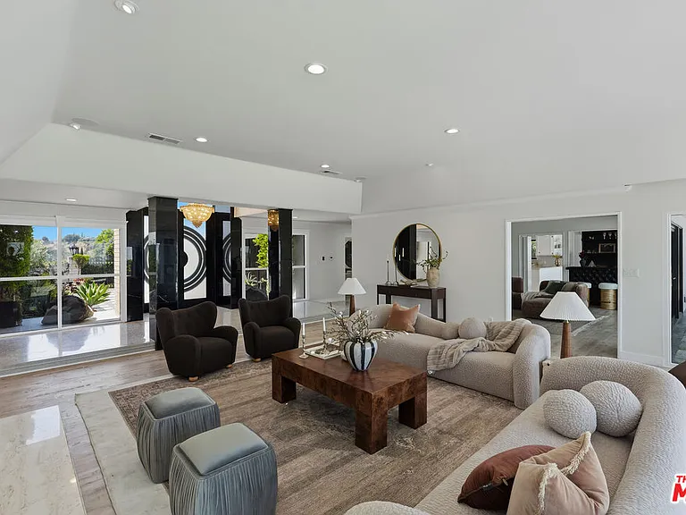 8416 Skyline Dr — Photo 23