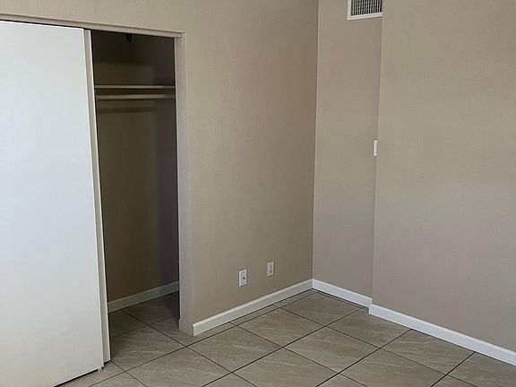 2nd image of 1186 W Kings Ln #8