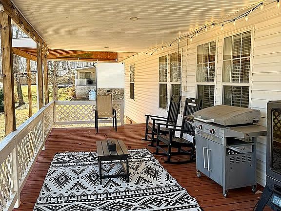 4th image of 751 Haystack Rd