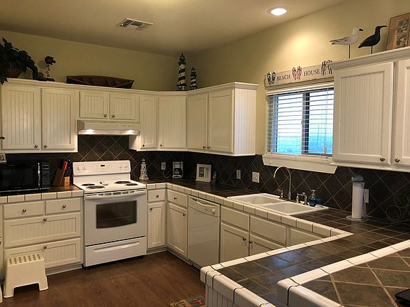 2nd image of 329 W Live Oak Ln