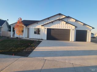 911 Rambling Rose Ave, Wilder, ID 83676