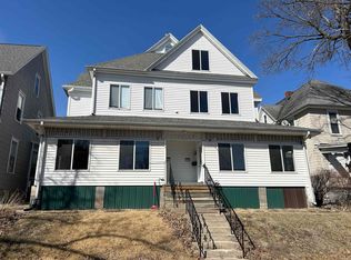 725 Fenelon Pl, Dubuque, IA 52001