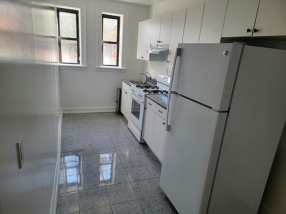 2nd image of 32 Summit Ave #2