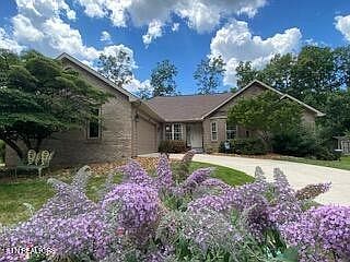 1st image of 116 Huntington Dr
