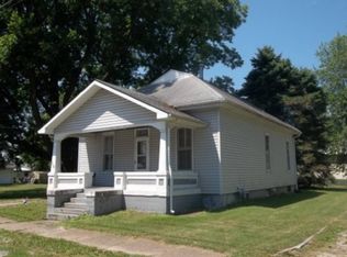 222 N Plum St, Carlinville, IL 62626