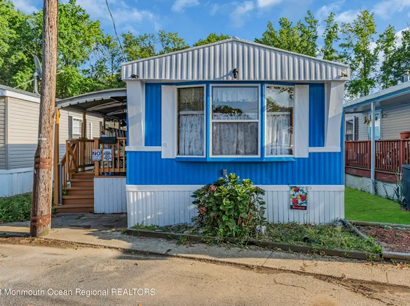 28 Randall Avenue, Hazlet, NJ 07734