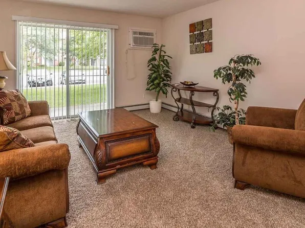 PEARLWOOD ESTATES