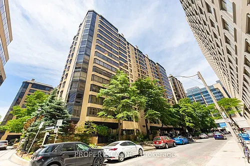 280 Simcoe St #705A Photo 1