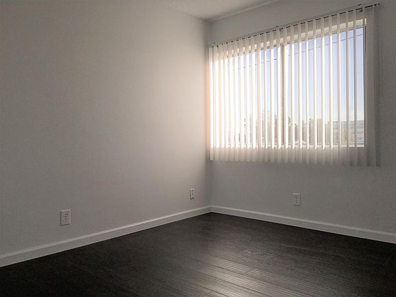 5th image of 603 N New Hampshire Ave APT 8