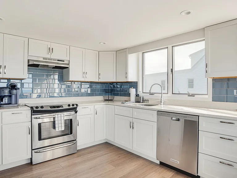 135 Cold Spring Point Rd — Photo 14