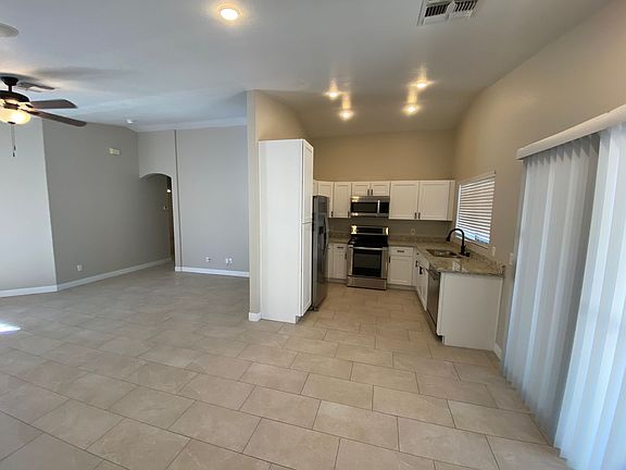 4th image of 1616 E Desert Ln