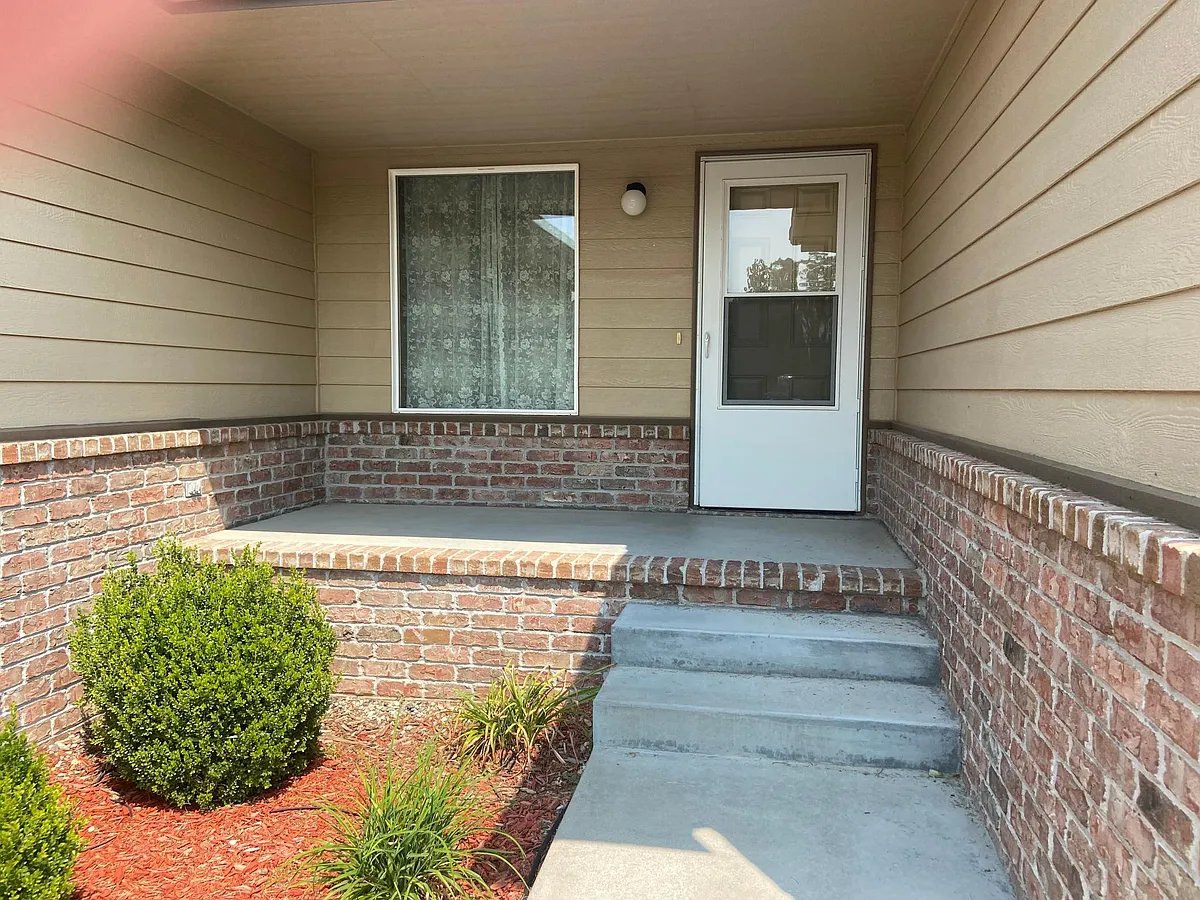 Building Photo - 5038 N Saker Cir