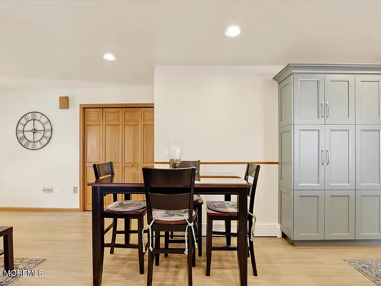 8 Ortley Ave — Photo 20