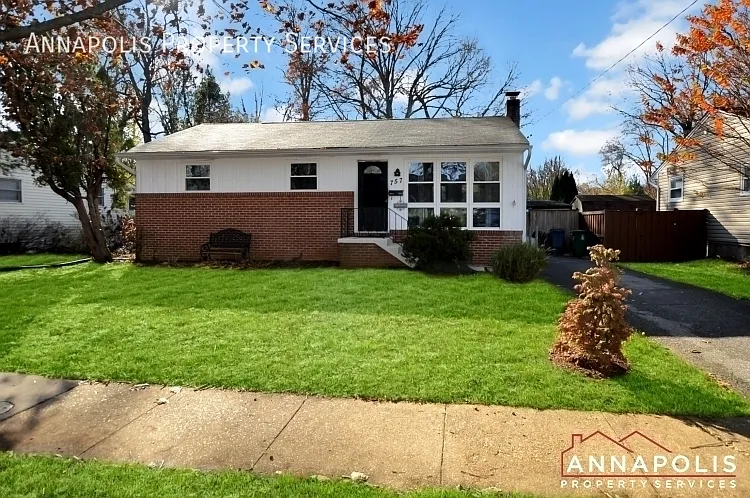 757 Warren Dr — Photo 1