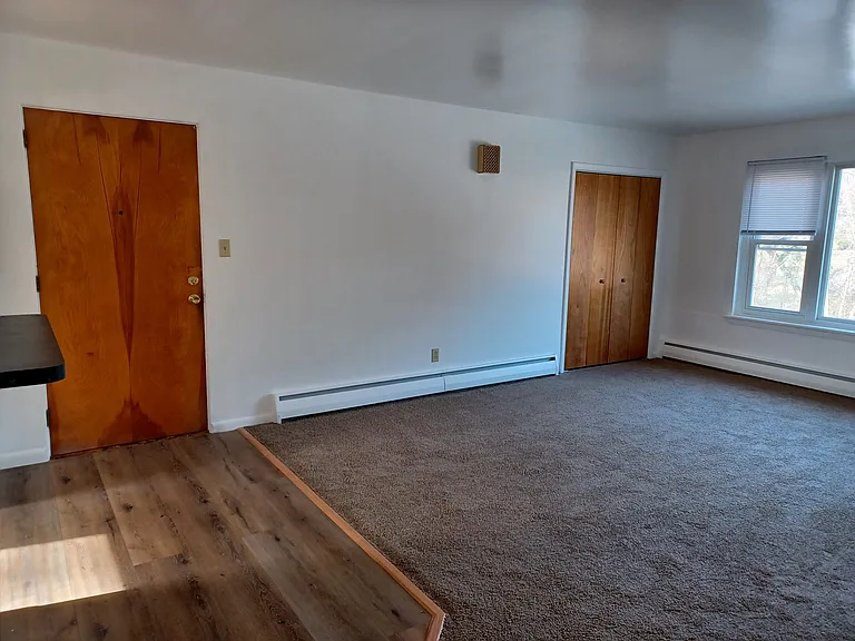 Sussex Court Apartments — Photo 5