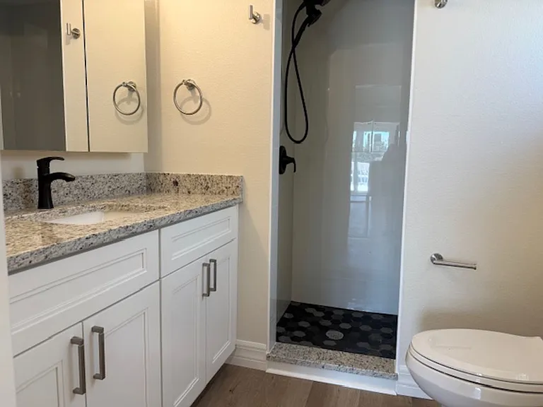 510 Jackson Ave — Photo 15