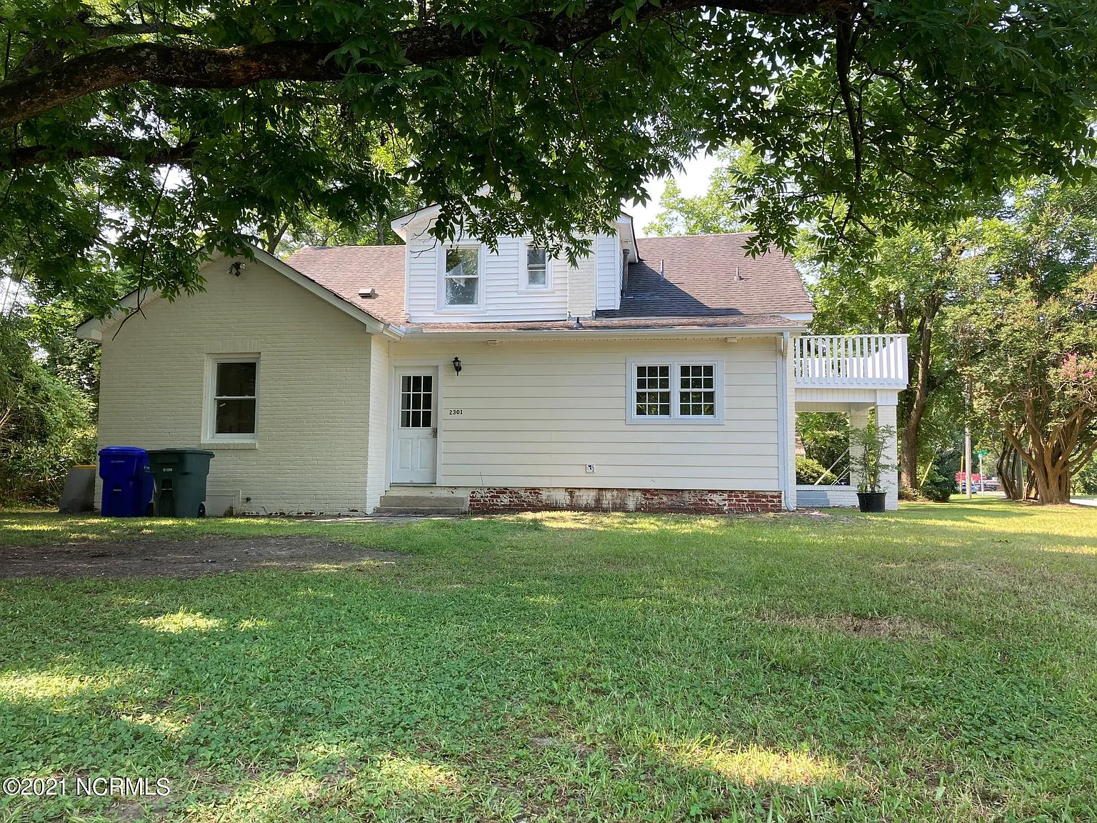 4 bed, 4.0 bath, 2665 sqft, $1,800 — Photo 3