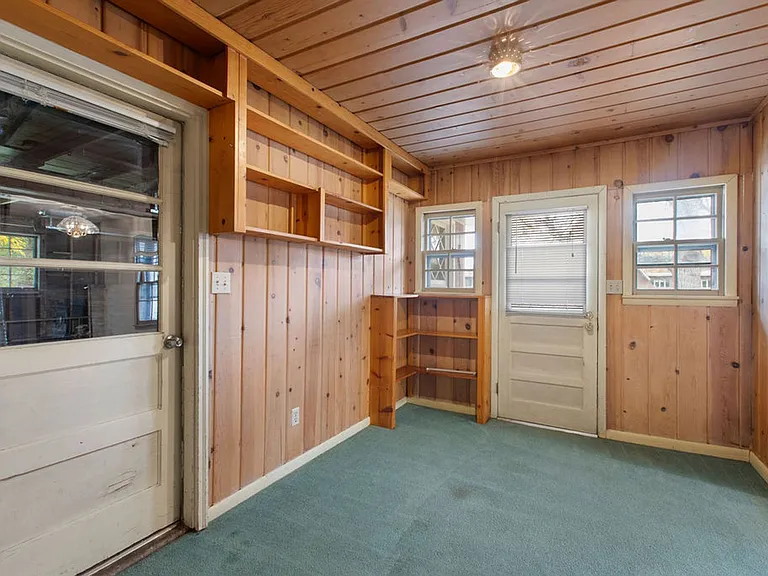 2524 Mathews St — Photo 8