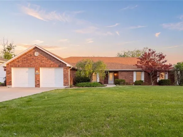 1412 Northfield Park Blvd, Warrensburg, MO 64093