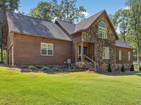 146 Hidden Lake Dr, Boaz, AL 35957