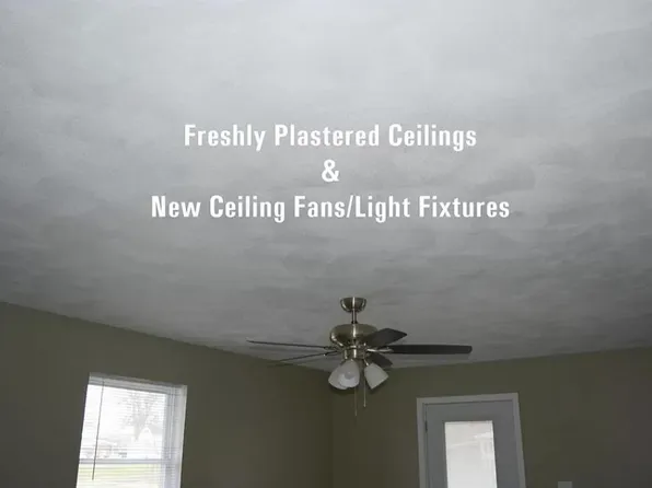 817 N Franklin St, Staunton, IL 62088