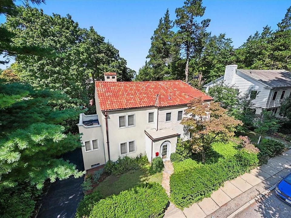 1st image of 29 Magnolia Drive