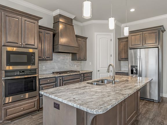 3rd image of 1141 Green Wood Cir