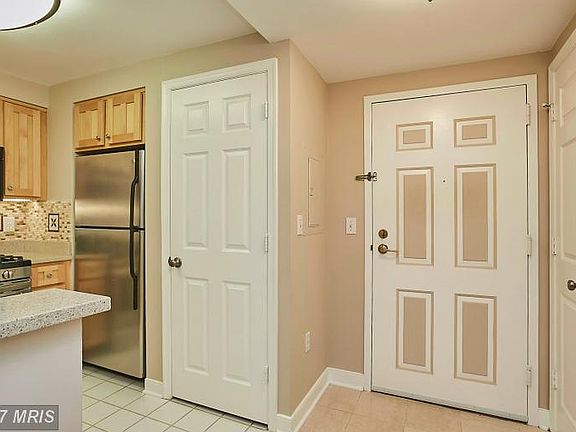 2nd image of 1045 N Utah St #2-405