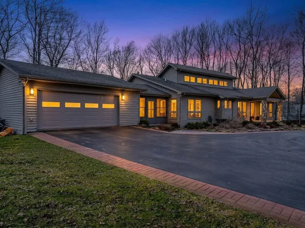 357 Betony Ln, Terra Alta, WV 26764