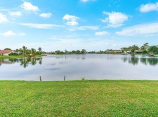 7081 Lake Island Dr, Lake Worth, FL 33467